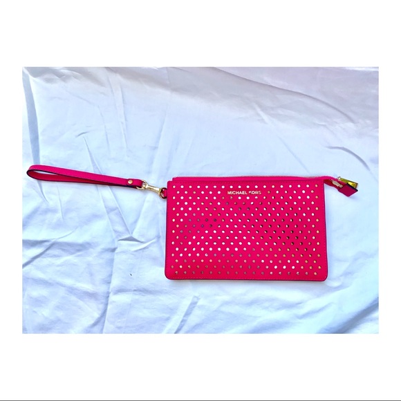 Michael Kors Handbags - Michael Kors Gusset Leather Wristlet Ultra Pink
